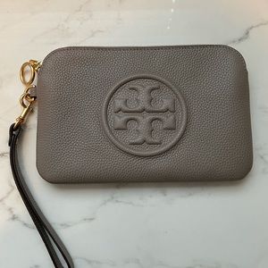Tory Burch Perry BOMBE wristlet - gray heron